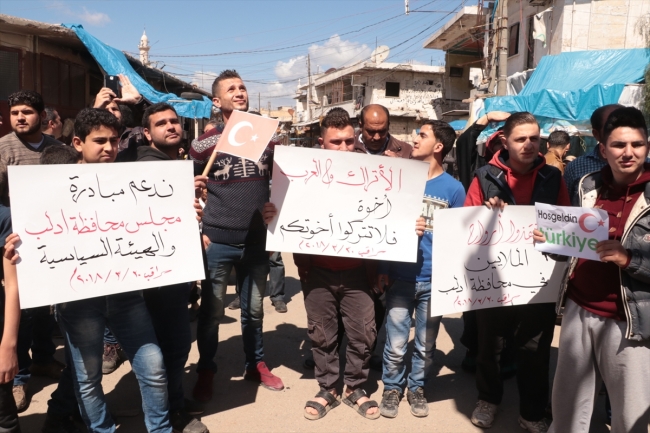 İdlibliler rejimin saldırılarına karşı Türkiye’den yardım istedi